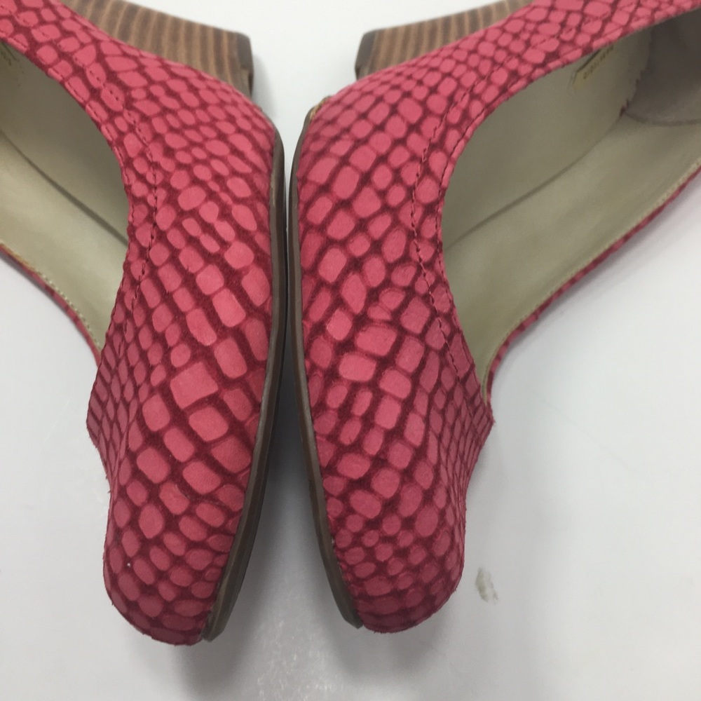 Max Studio Mecca Faux Alligator Wedges - Picture 14 of 16